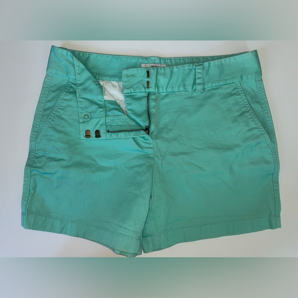 Women’s Vineyard Vines Teal Bermuda Shorts (Size 6)